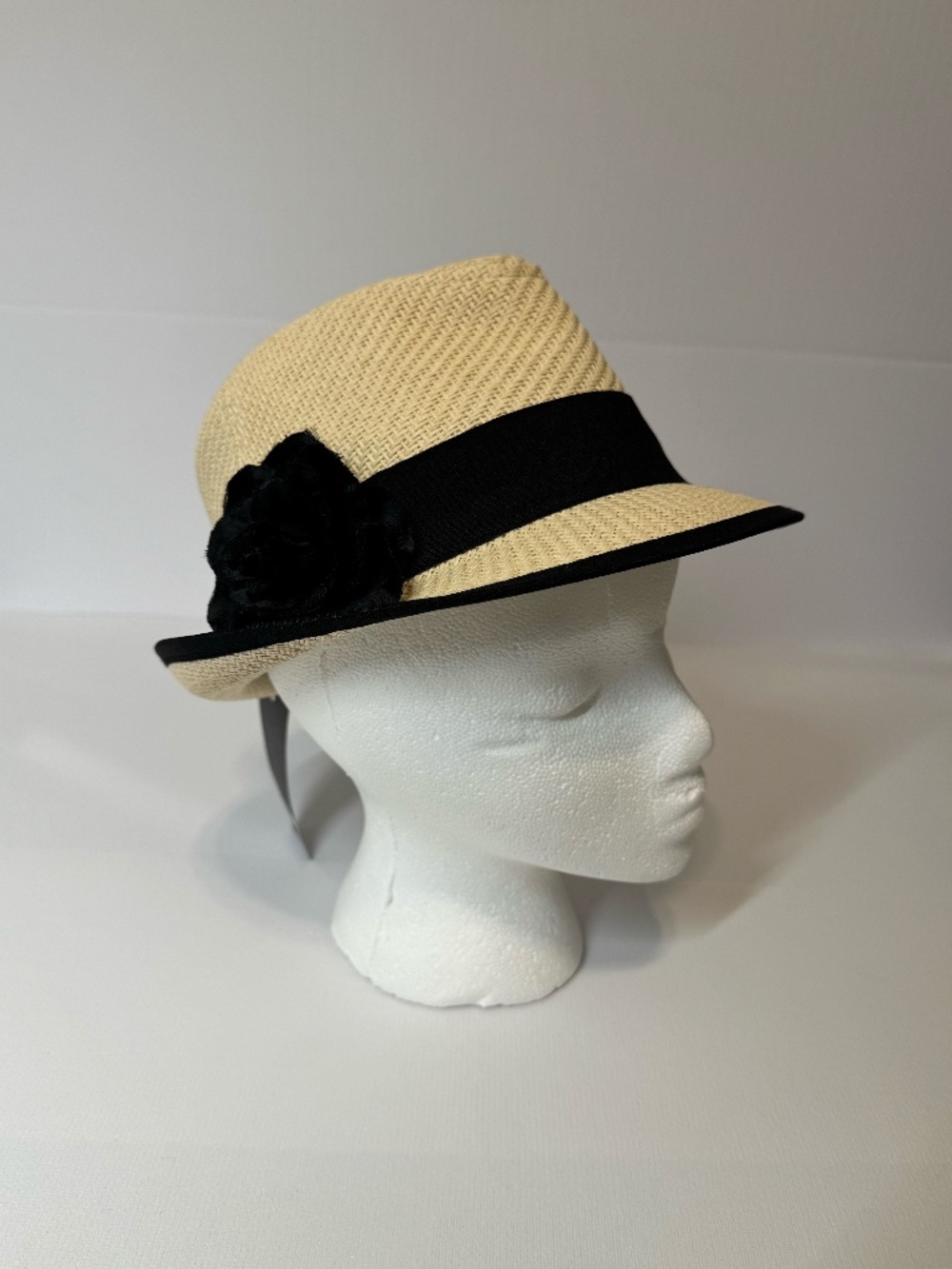 Scala Pronto NWT Toyo Straw Fedora Hat Black Ribbon & Flower One Size